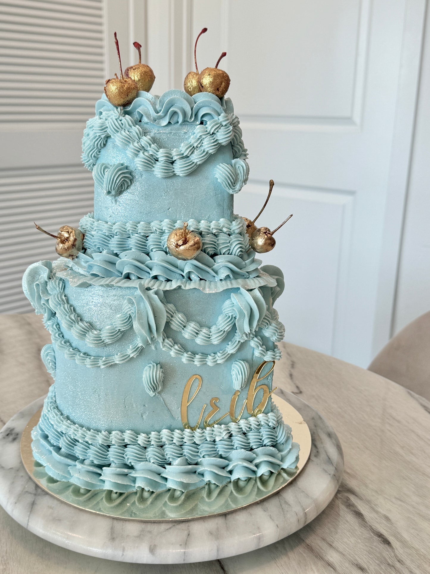 Vintage Luxe Cake - Two Tier Round / Heart