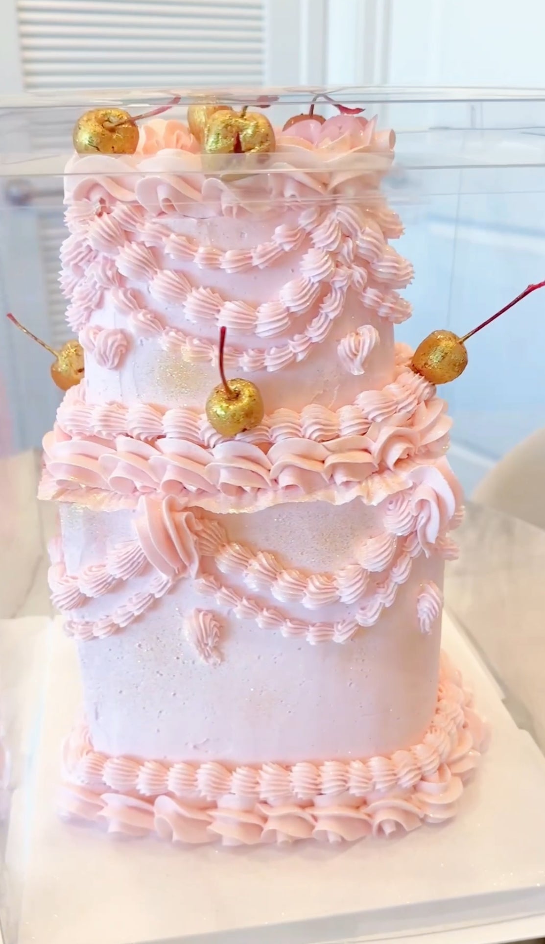 Vintage Luxe Cake - Two Tier Round / Heart
